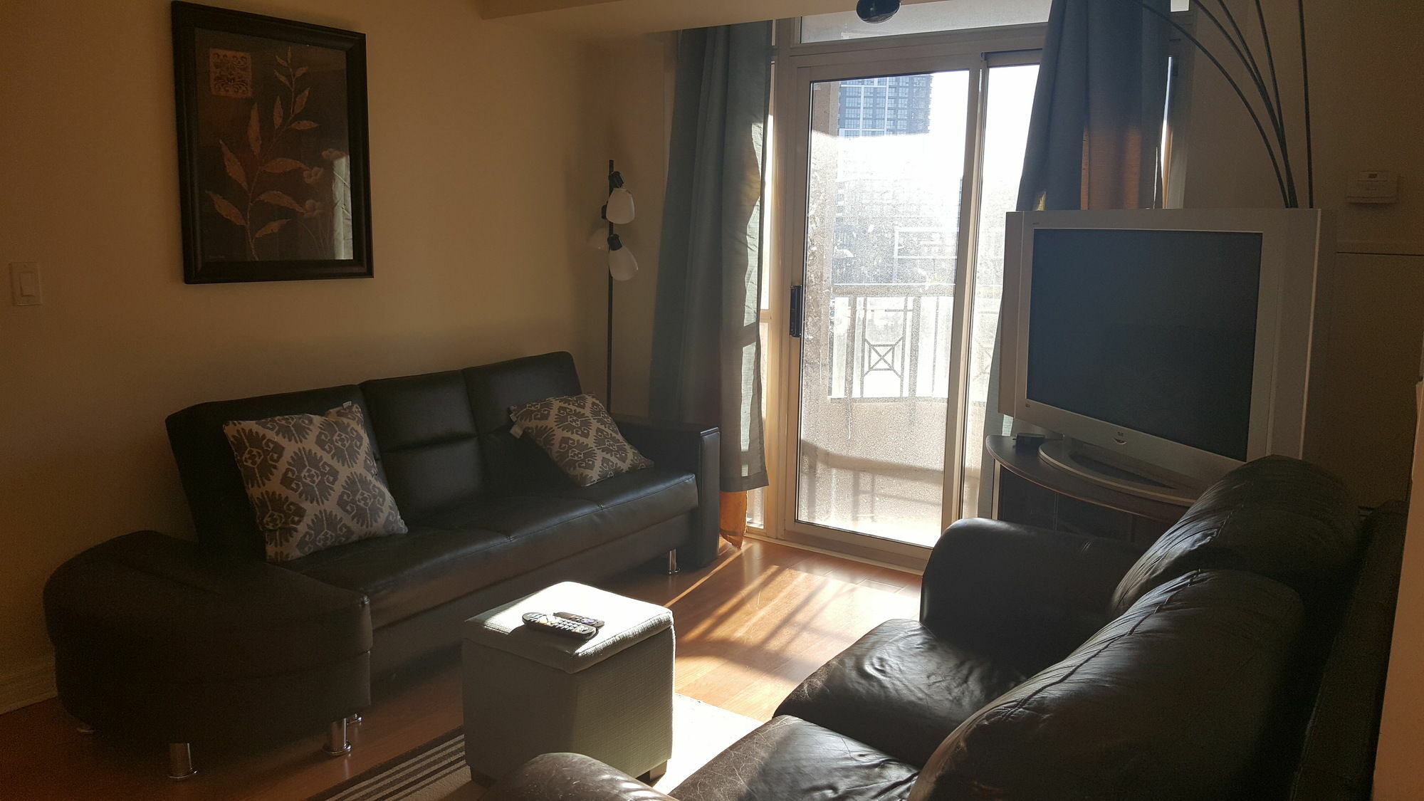 Pelicanstay At Square One Mall Μισισάουγκα Εξωτερικό φωτογραφία