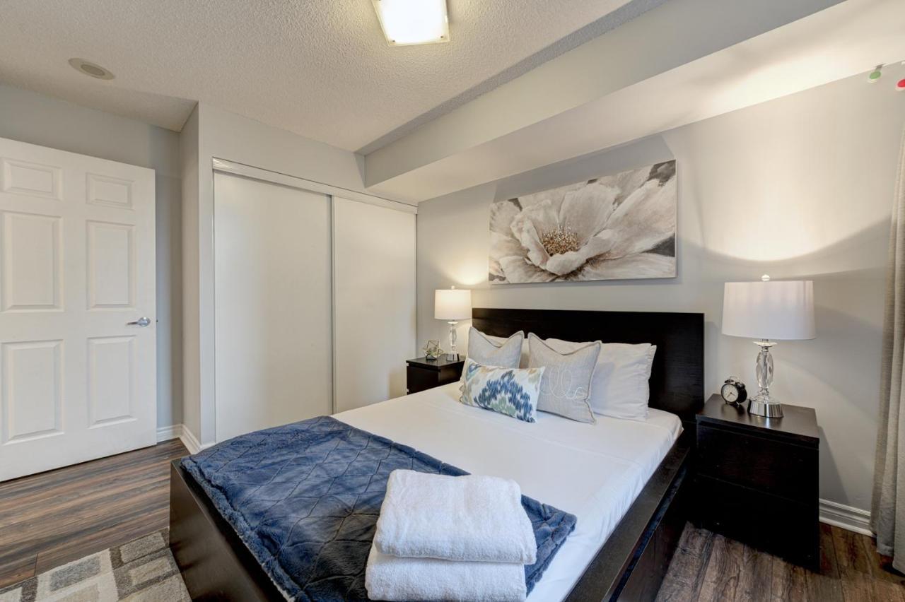 Pelicanstay At Square One Mall Μισισάουγκα Εξωτερικό φωτογραφία