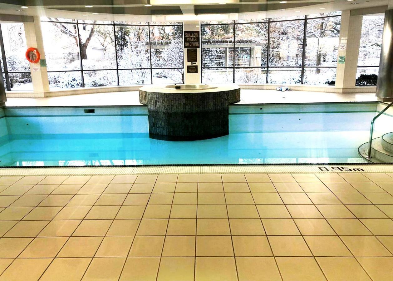 Pelicanstay At Square One Mall Μισισάουγκα Εξωτερικό φωτογραφία