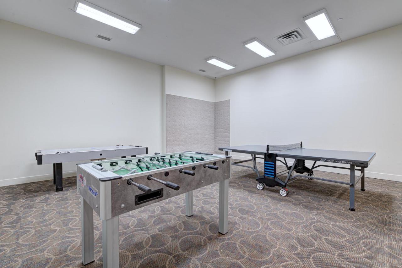 Pelicanstay At Square One Mall Μισισάουγκα Εξωτερικό φωτογραφία
