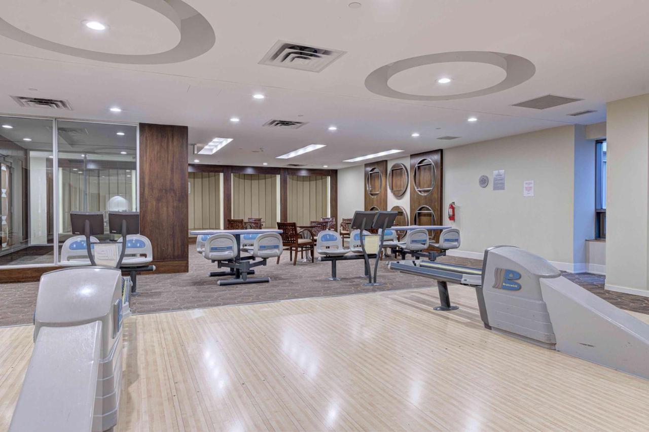 Pelicanstay At Square One Mall Μισισάουγκα Εξωτερικό φωτογραφία